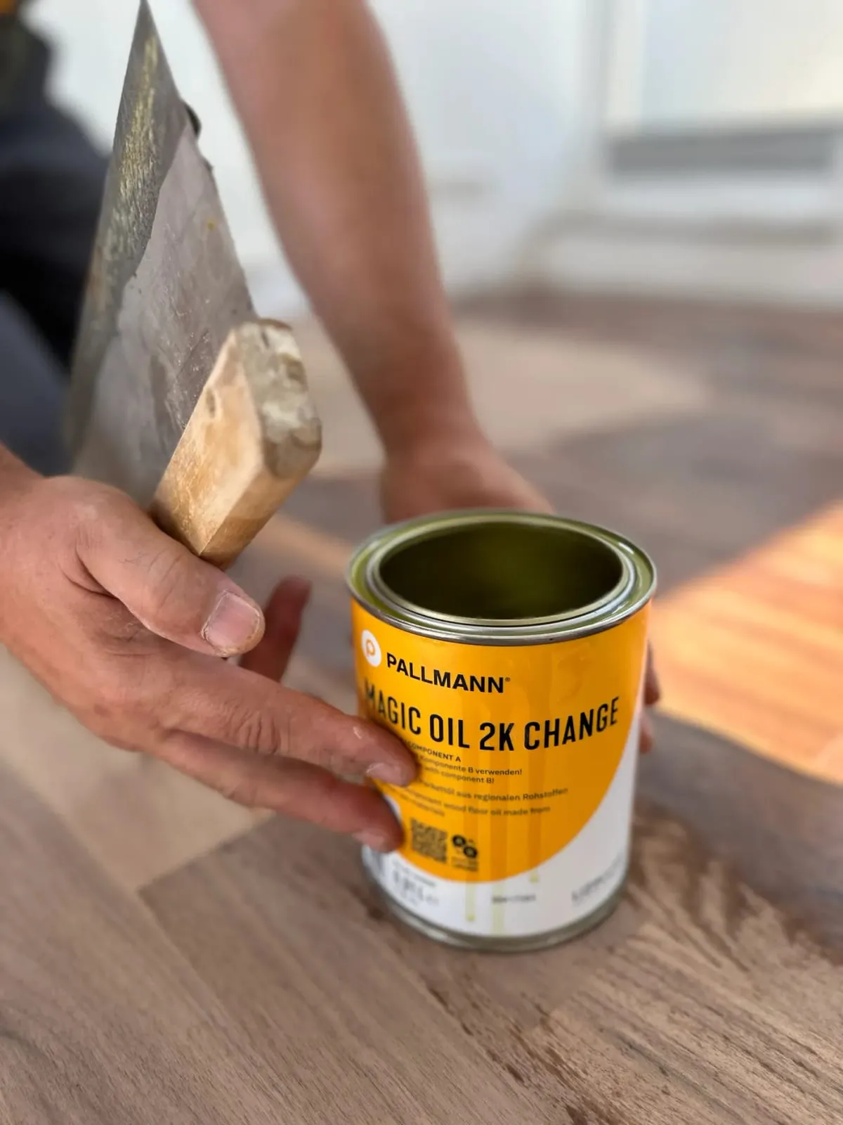 Dose Pallmann Magic Oil 2K Change wird geöffnet